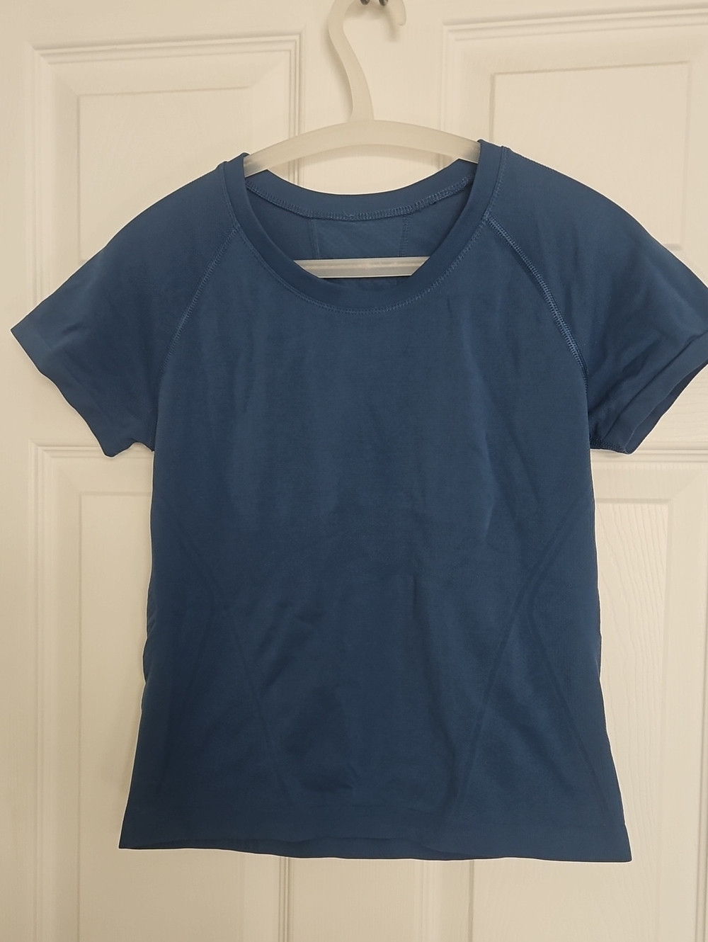 Athleta tee